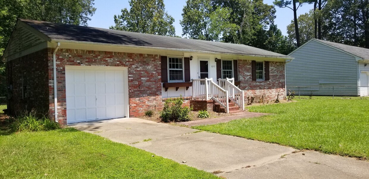 Primary Photo - Single Family Home in Great Bridge