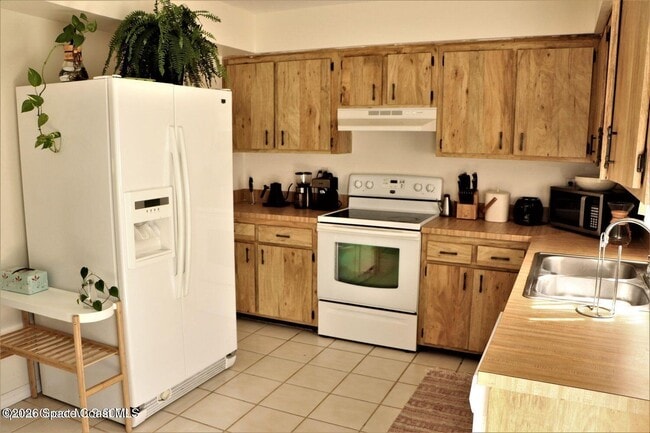 Building Photo - 220 Mardi Gras Ave NW