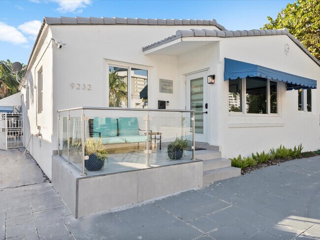 Foto del edificio - 9232 Harding Ave