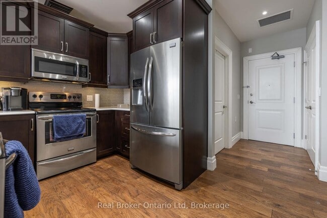 Photo du bâtiment - 945 3rd Ave E