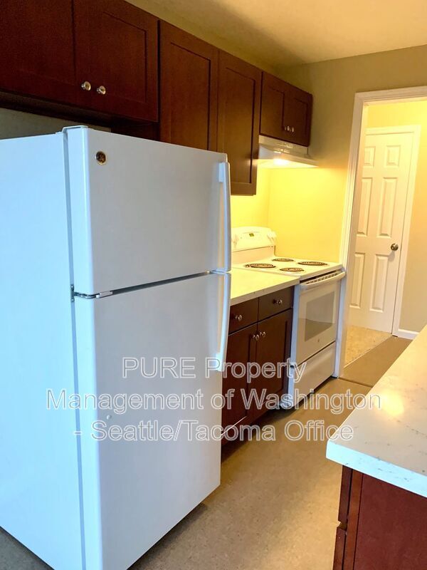 Building Photo - 7919 35th Ave SW