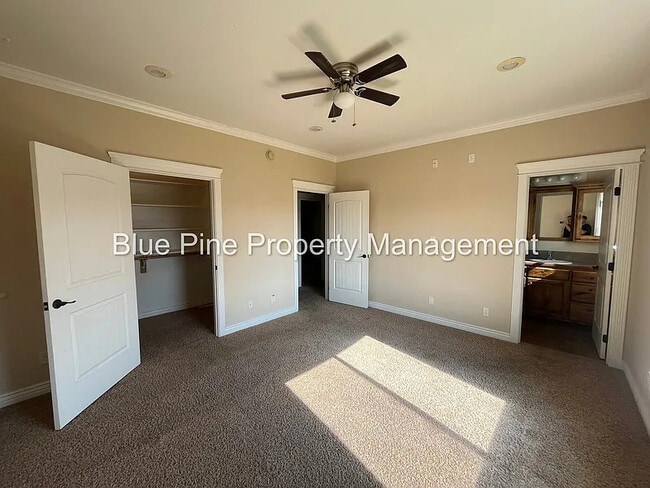 Building Photo - 2125 Saddle Ln