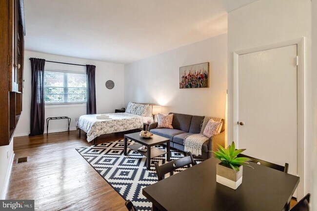 Foto del edificio - 2013 Waverly St