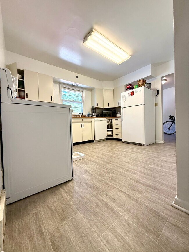 Foto del edificio - 2605 E 3rd St