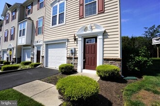 Building Photo - 900 Susan Cir