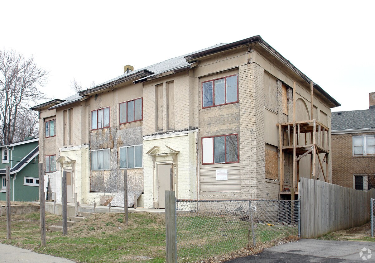 Primary Photo - 3519 Balsam Ave