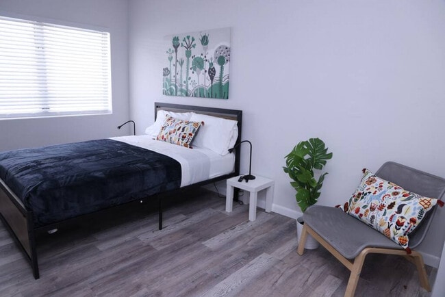 Building Photo - 1109 SW 37th Ave