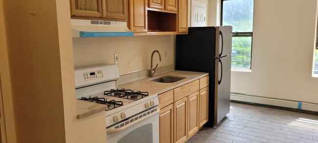 Photo - 1875 Carter Ave Apartments