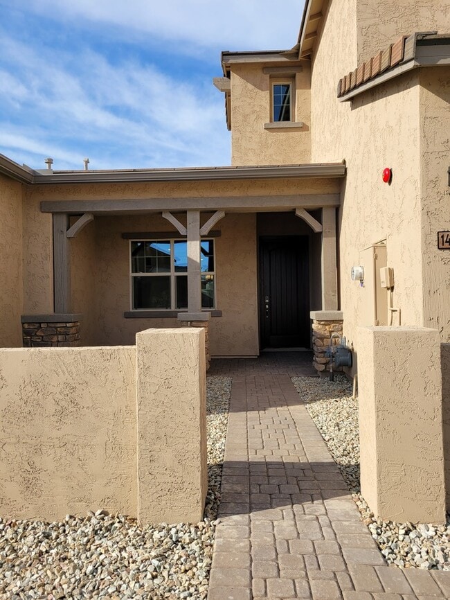 Building Photo - 14072 W Desert Flower Dr