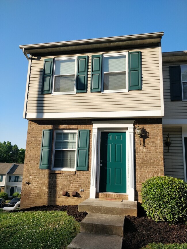 538 Lex Dr, Charlotte, NC 28262 Townhome Rentals in Charlotte NC