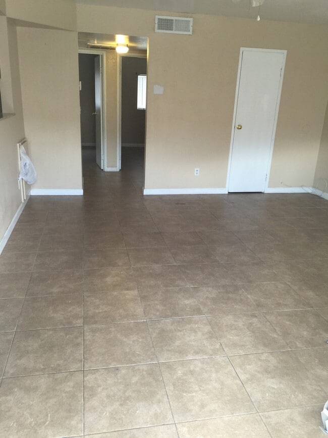 Building Photo - 4922 Sammymel Dr