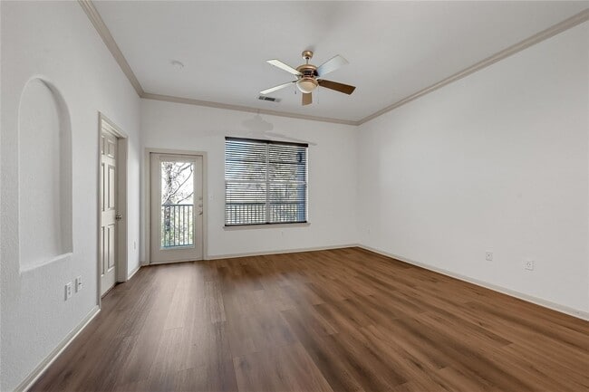 Foto del edificio - 1441 East St