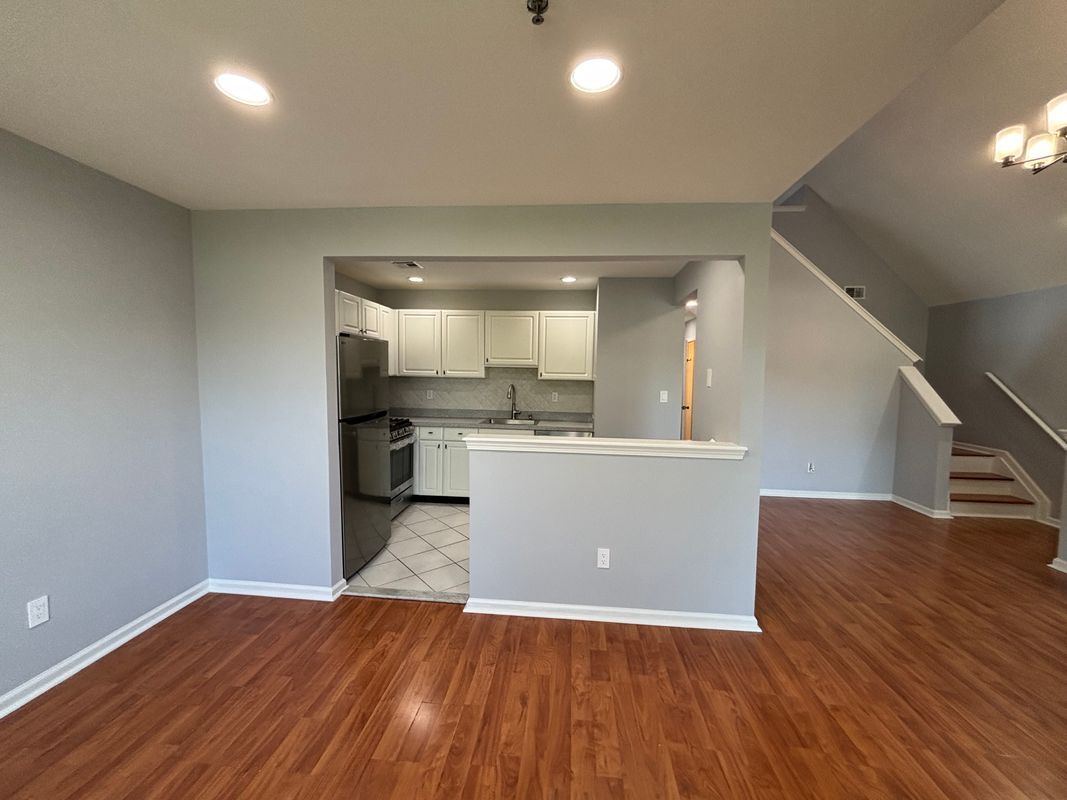 Foto principal - 218 Cambridge Ct