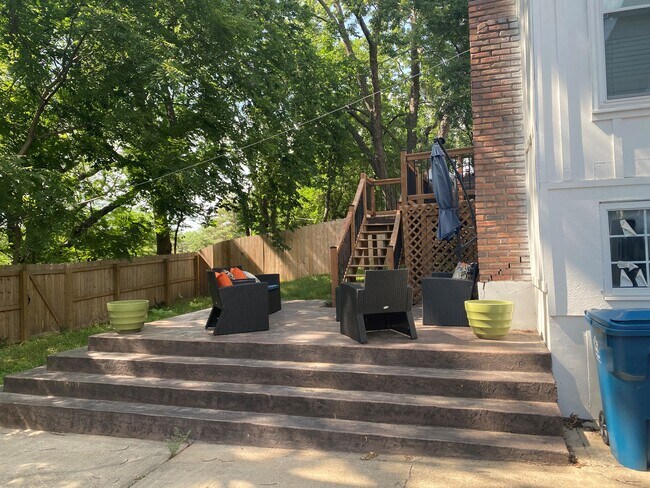 Foto del edificio - 10008 Oakridge Dr