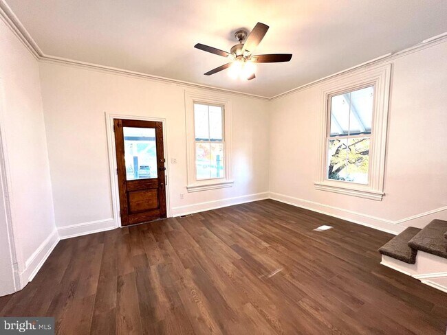 Building Photo - 622 Berwyn Ave