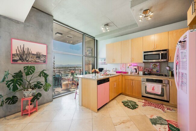 Foto del edificio - Arts District- Downtown Las Vegas~Luxury furnished condo now available!