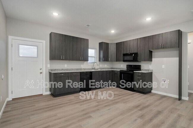 Building Photo - 1458 S Shayla Ave