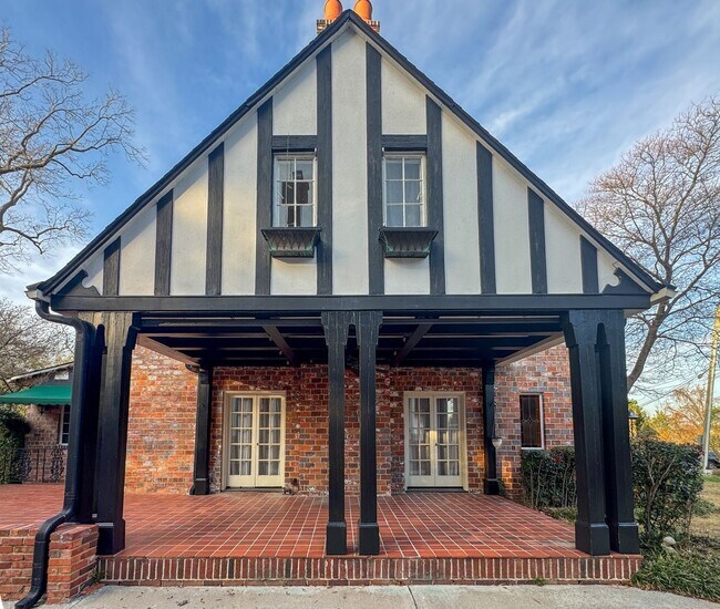 Foto del edificio - Stunning 4 Bed 4 Bath Haymount Home