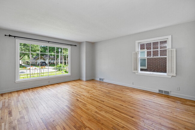 Building Photo - 5231 N Bay Ridge Ave