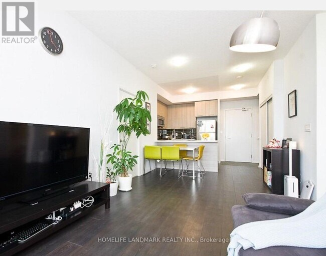 Photo du bâtiment - 540-540 Bur Oak Ave