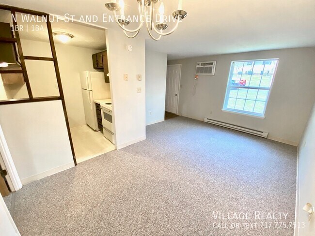 Building Photo - END-unit! No one above or below! Cozy 1-Be...