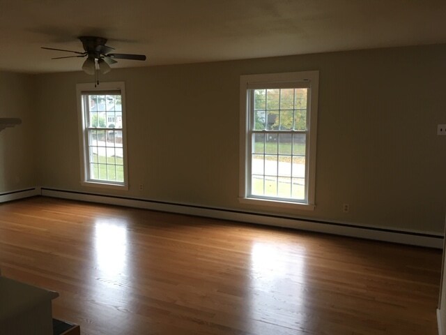 Spacious Livingroom - 63 Portsmouth Ave