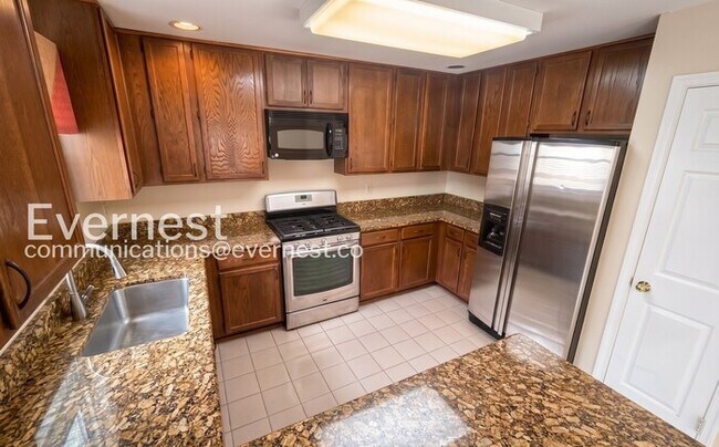 Foto del edificio - 5121 Winding Woods Dr