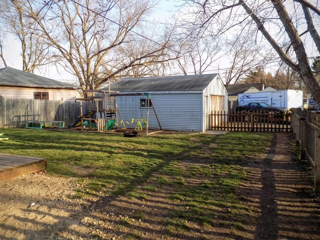 Building Photo - 337 Sheridan Dr