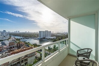 Building Photo - 4401 Collins Ave