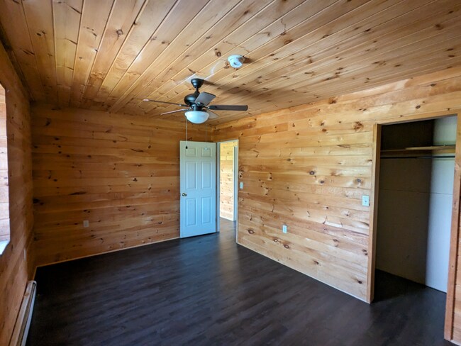 Foto del edificio - 215 Windy Hill Rd