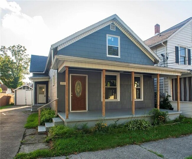 Building Photo - Beautiful Updated 4 bedroom single family ...