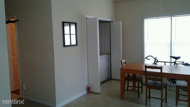 Foto del edificio - 301 Franklin Upchurch Sr St