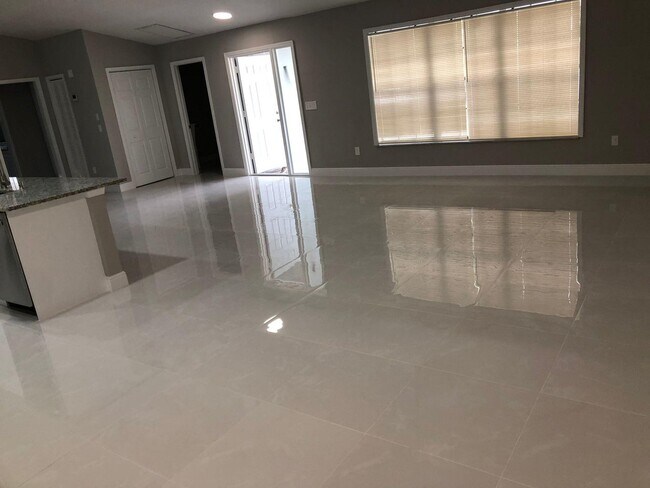 Building Photo - 1893 Shower Tree Way