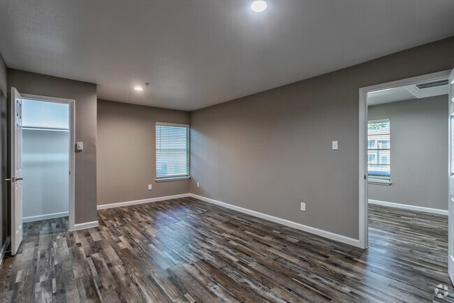 1BR, 1BA - 704 SF - Bedroom - Cottonwood Park Village