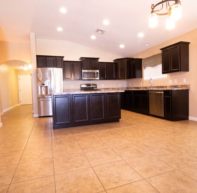 Building Photo - Arizona Homes Rentals and Sales