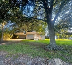 Building Photo - 30121 Julia St