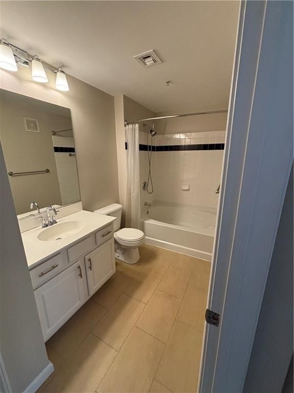 Building Photo - 1000 Providence Pl