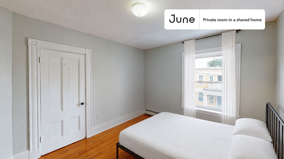 Room in Shared 4 bed/2 bath home - Room in Shared 4 bed/2 bath home