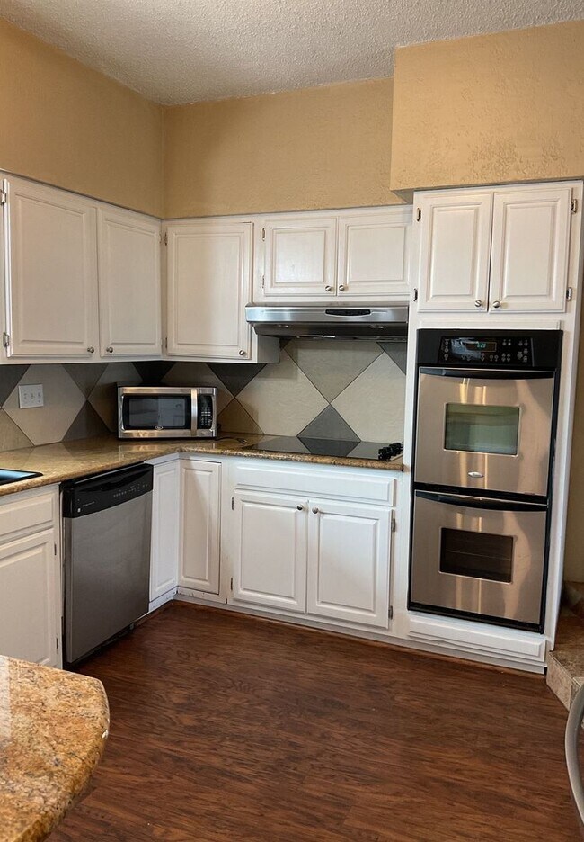 Foto del edificio - COMING SOON!