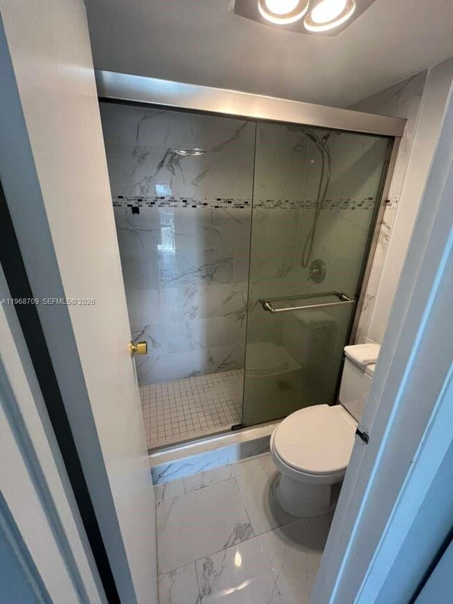 Building Photo - 3475 N Country Club Dr