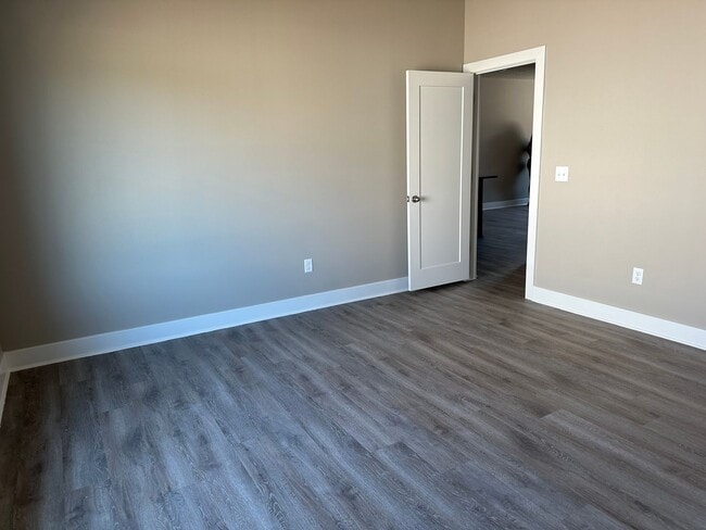 Building Photo - Brand New Duplex - Valley Center  1/2 off ...