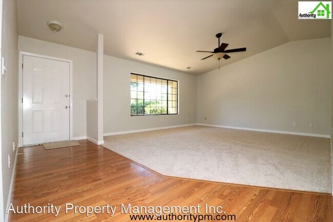 Foto del edificio - 3 br, 2 bath House - 3657 Santa Rosa