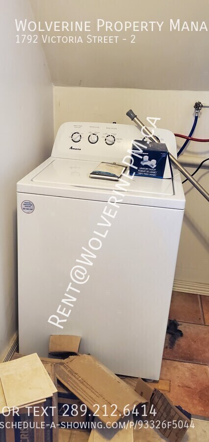 Photo du bâtiment - Duplex A block from Town hall, close to a large park