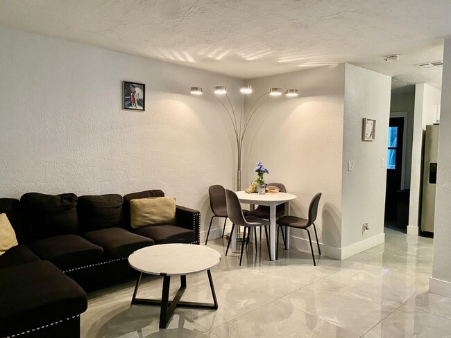 Foto del edificio - 1353 9th St