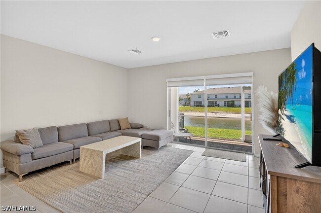 Foto del edificio - 15396 Wildflower Cir