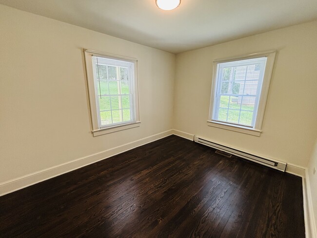 Building Photo - 514 Sunrise Dr