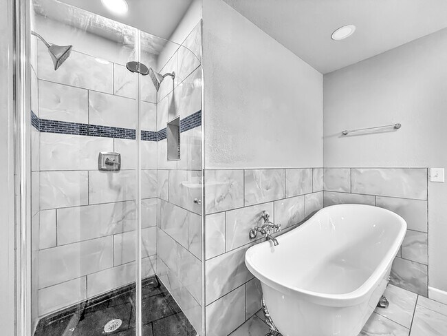 Foto del edificio - 3455 E 75th Pl