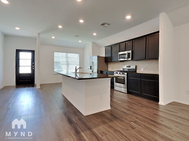 Foto del edificio - 5418 Tuck Trail