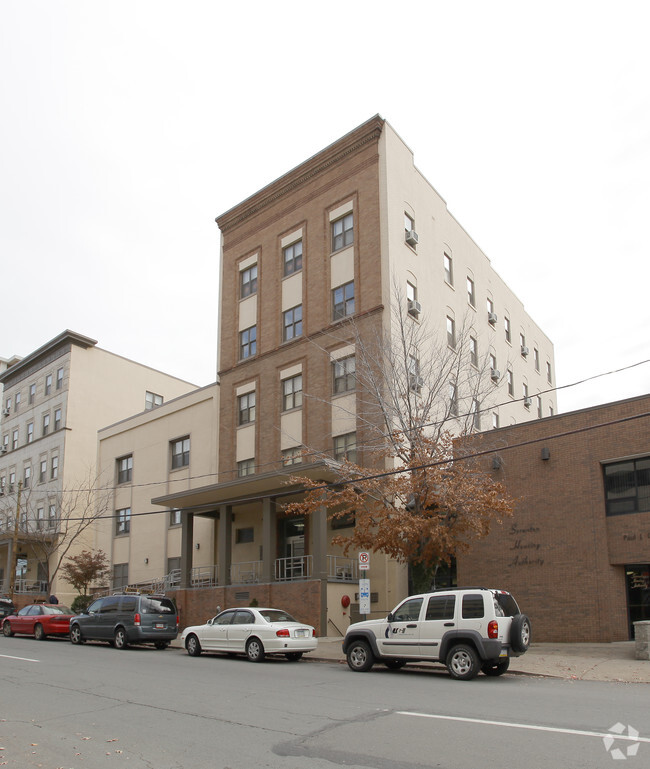 Foto del edificio - Adams Apartments