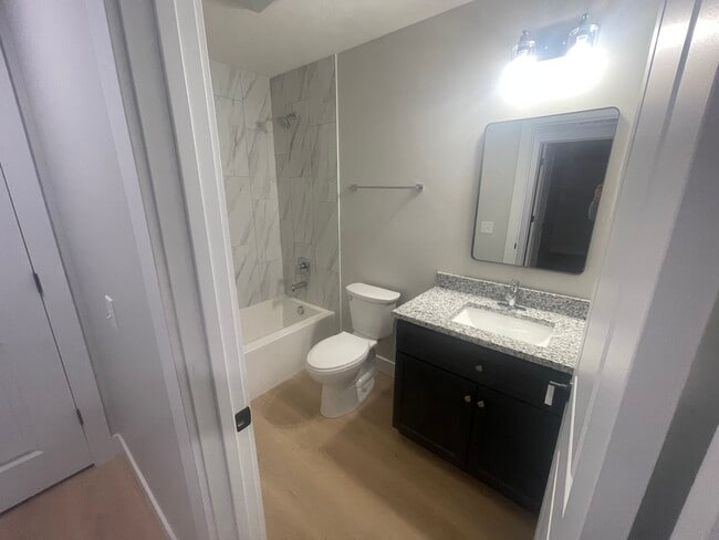 Building Photo - Ridge Pointe Duplexes